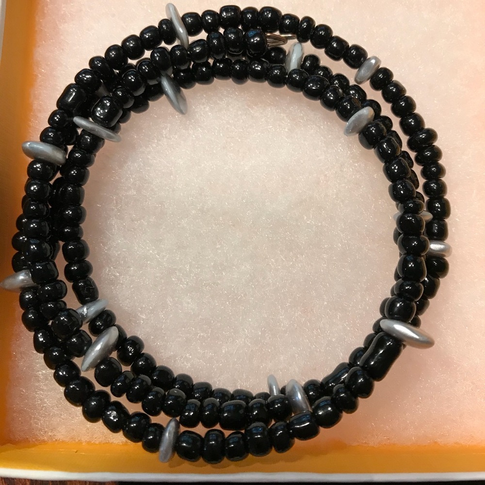 Black beaded bracelet
